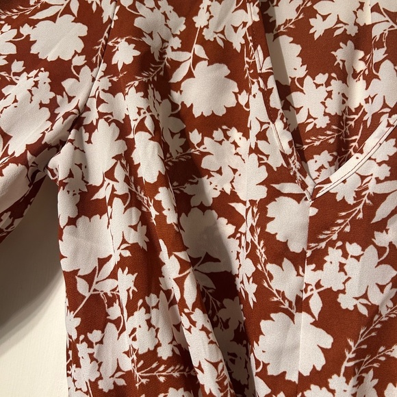 Floral Print Wrap Top - Rust and White - Picture 3 of 5